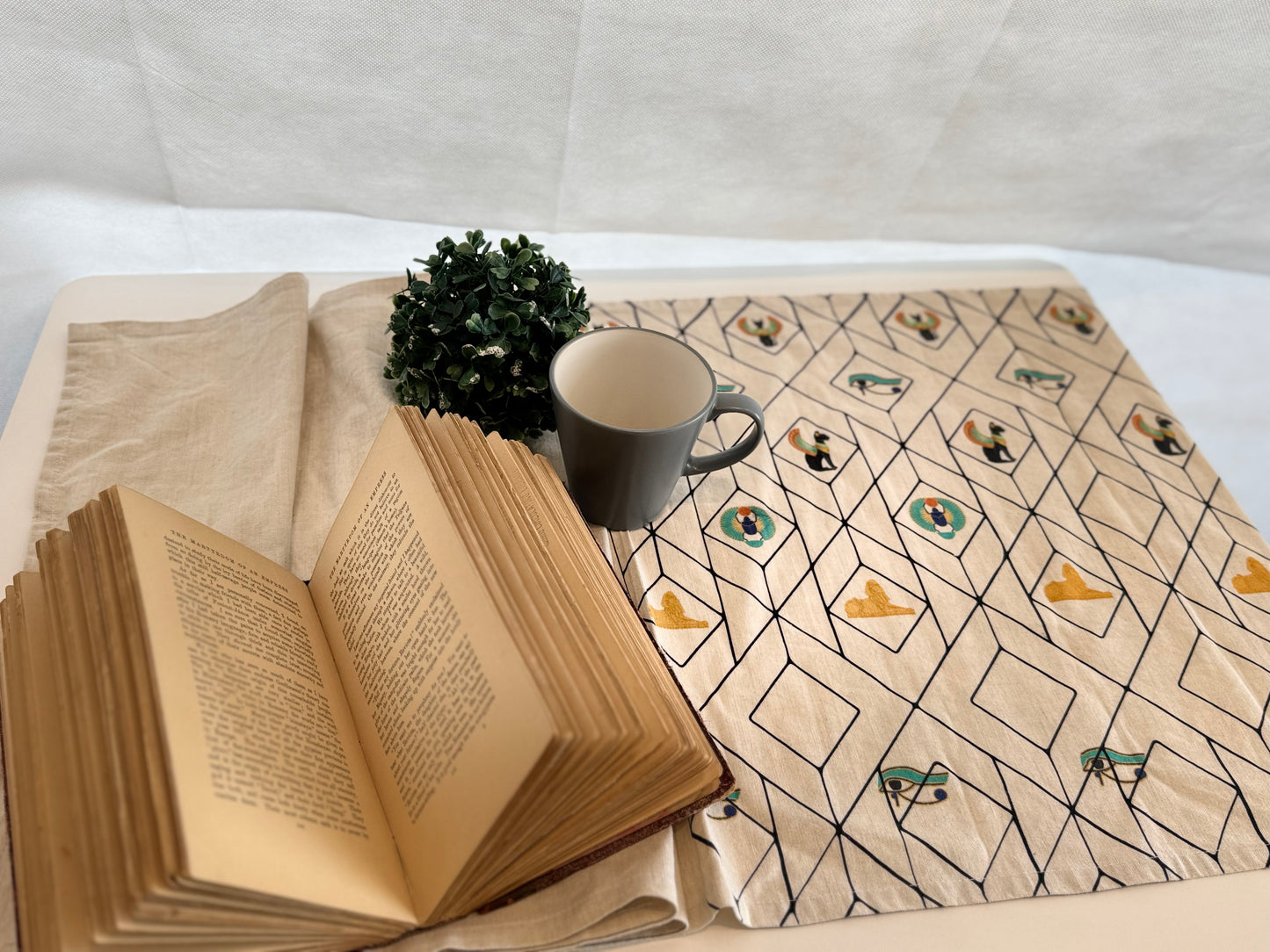 Runner- Good luck Symbols linen